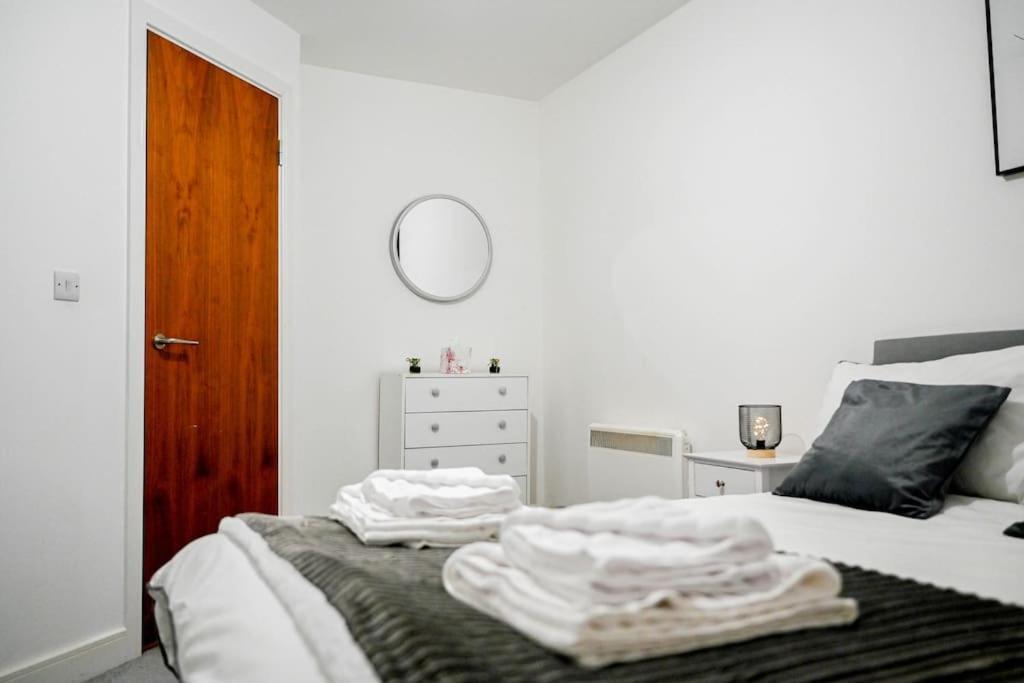 Luxury 2 Bedroom *