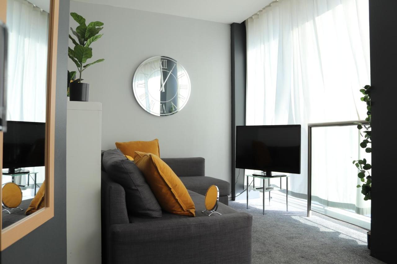 Amazing 1 Bedroom In The Centre Apartment