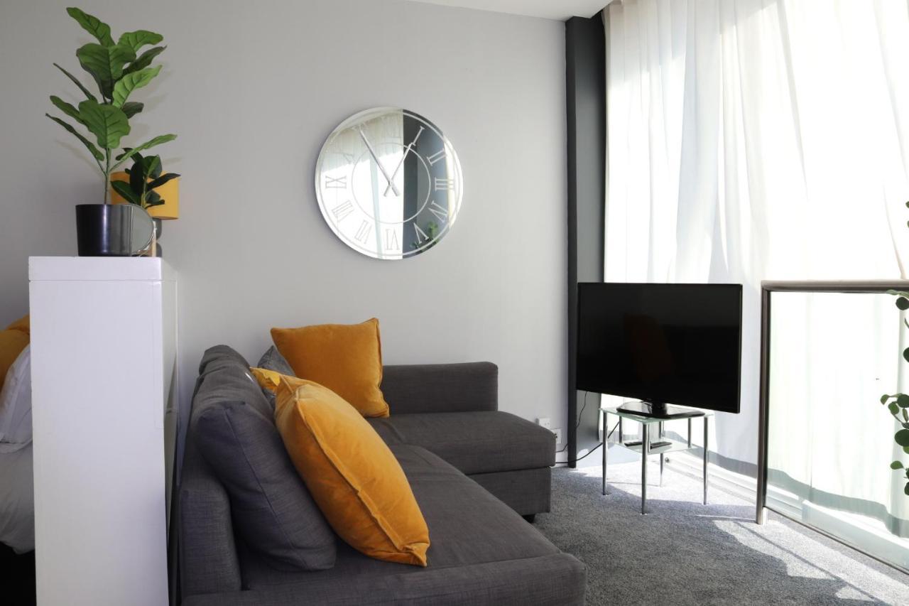 Amazing 1 Bedroom In The Centre Apartment *