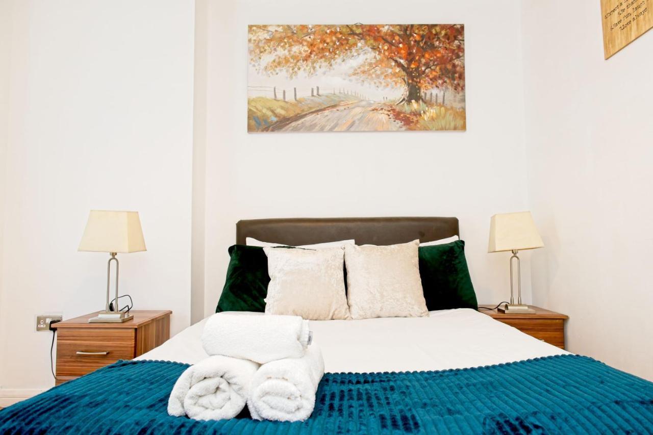 Centre Beautiful Walking Distance To Bullring Shopping Centre Private Parking *