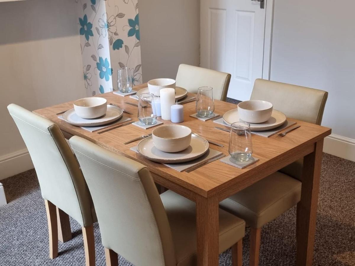 2 Bedroom House Holiday home Birmingham