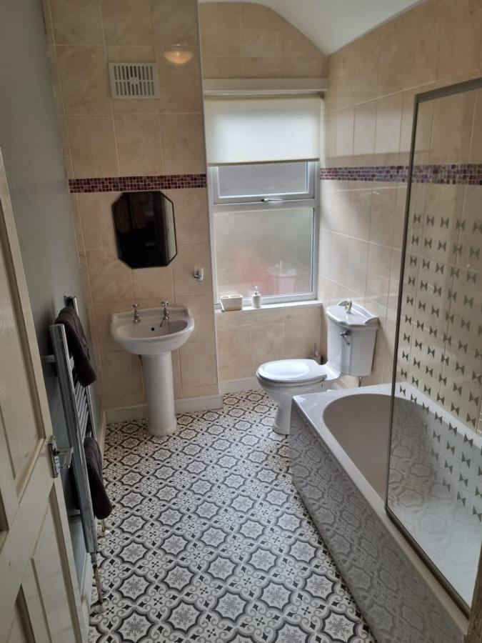 2 Bedroom House *
