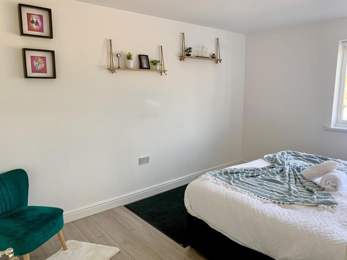 Modern & Cosy 2-bed Near Nec, Airport & Jlr! Holiday home *