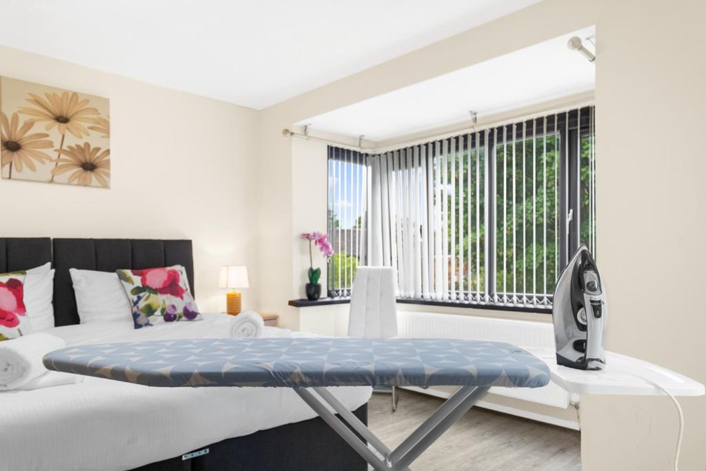 Four Bedroom & Apartments: Corporate And Student Hub