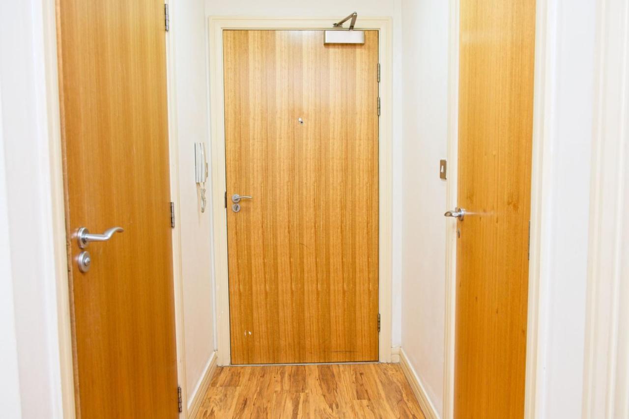 Centre Beautiful Walking Distance To Bullring Shopping Centre Private Parking *