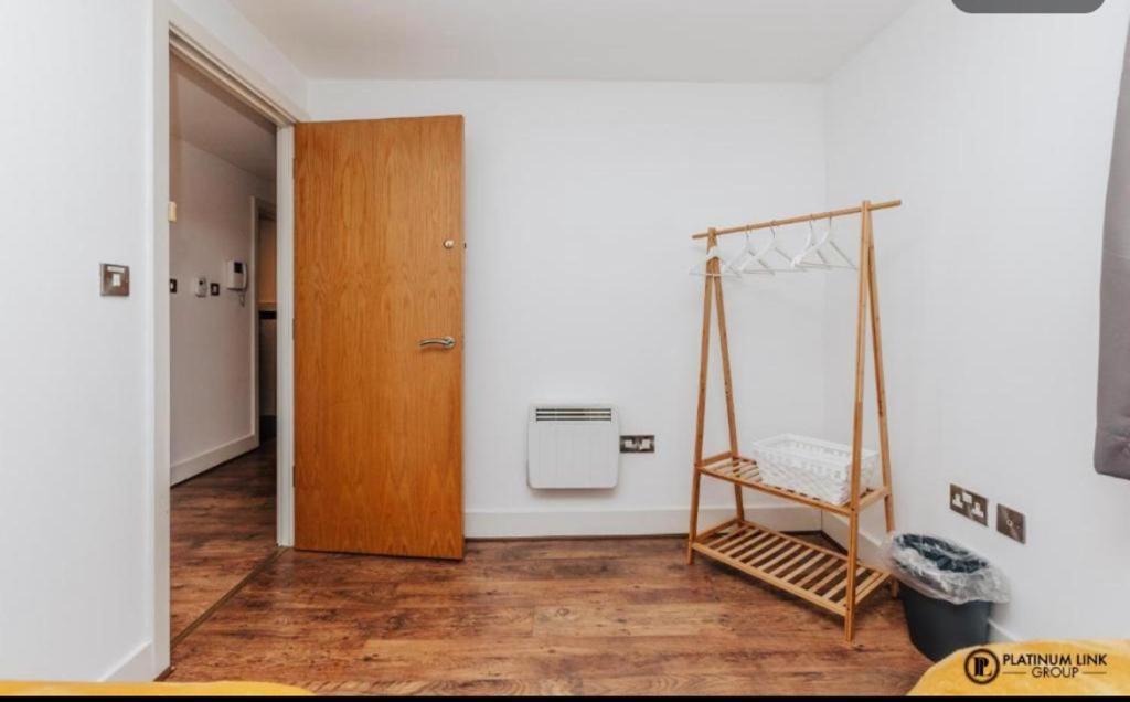 Sl Luxury 2 Bed Broad St Apartment Birmingham