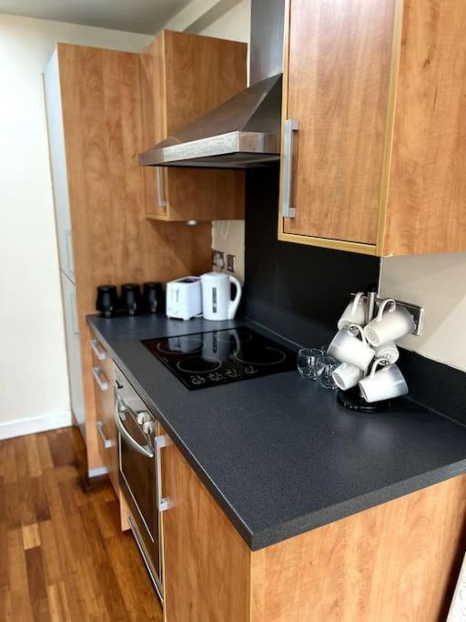 Entire Flat, 2 Bedroom & 2 Bathrooms In Apartment