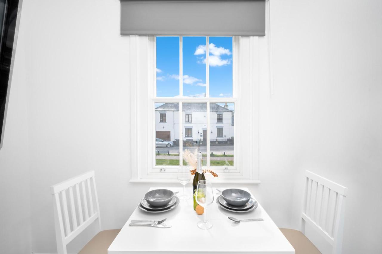 Fabulous Overlooking Canal - Parking - Perry Barr Apartment