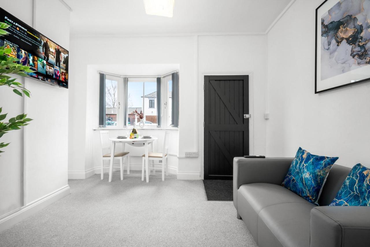 Beautiful Waterside - Parking - Perry Barr - Rated Apartment Birmingham