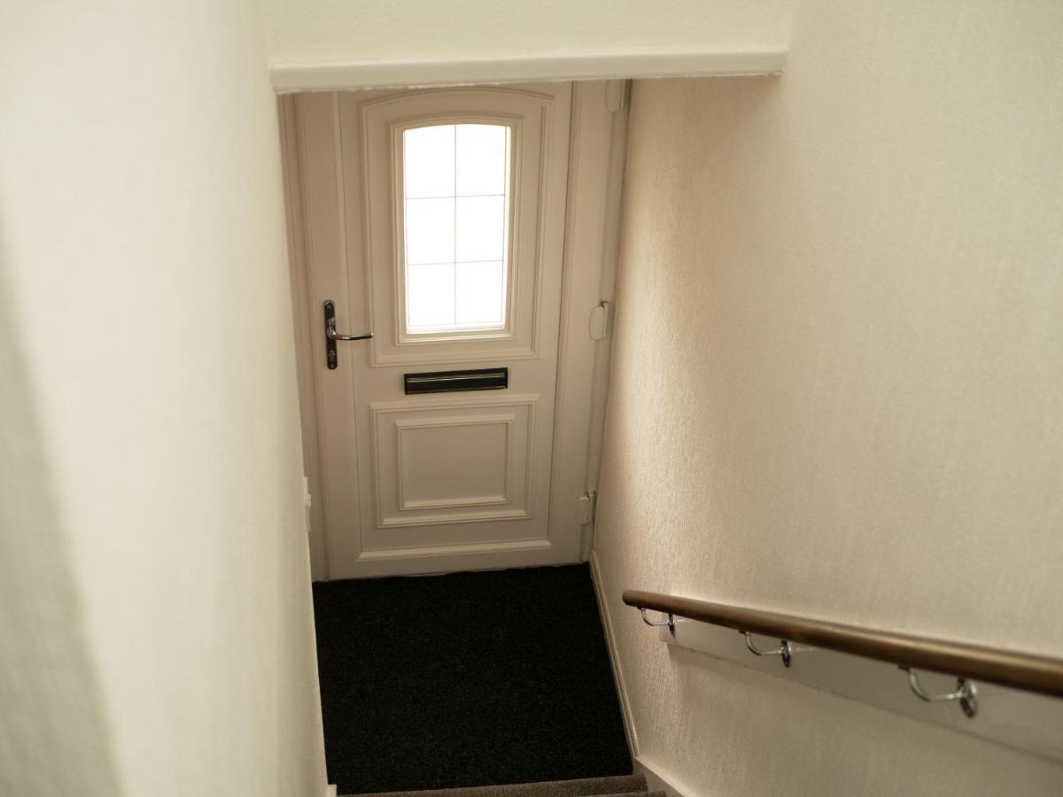 Lovely Refurbished - Free Parking-wifi By Hinkley Homes Short Lets & Serviced *