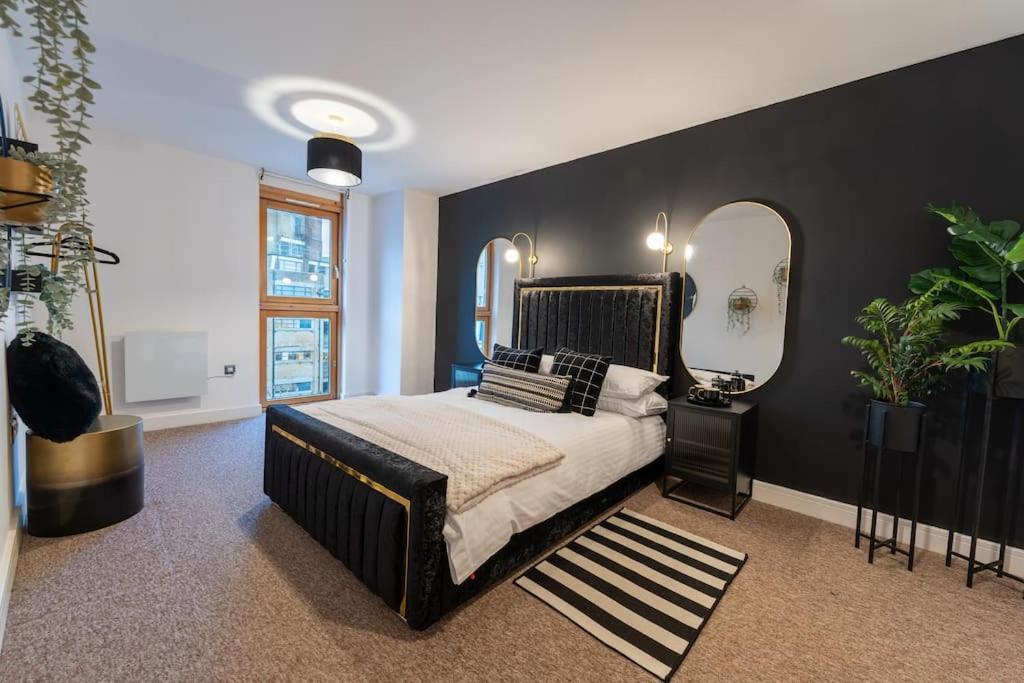 Penthouse Noir - Wyndale Living - Bham 2br Apartment *