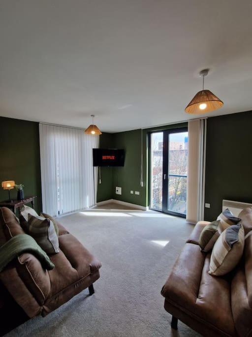 Stylish Hippodrome Sleeps 6 Apartment Birmingham