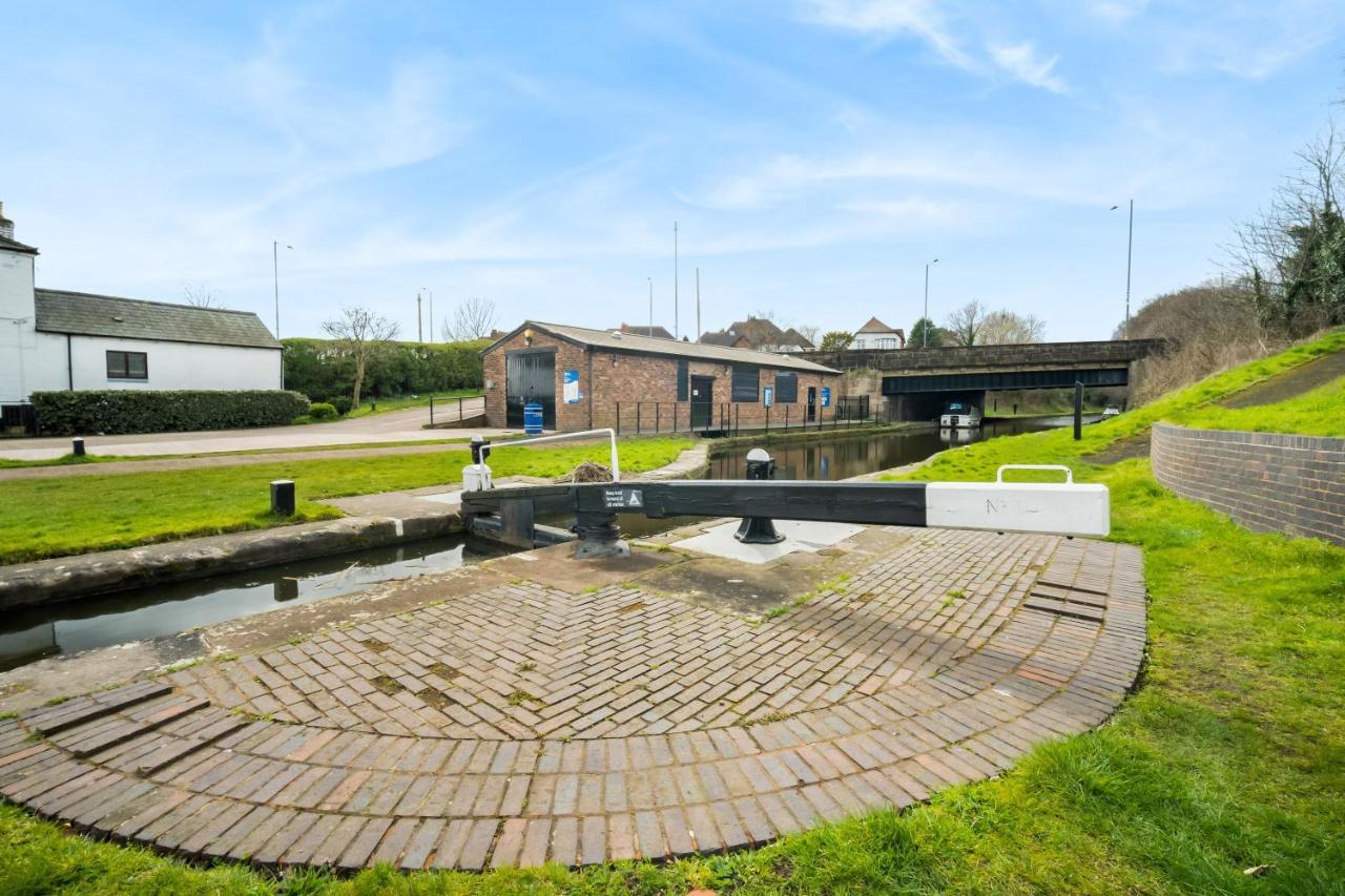 Apartment Beautiful Waterside - Parking - Perry Barr - Rated Birmingham