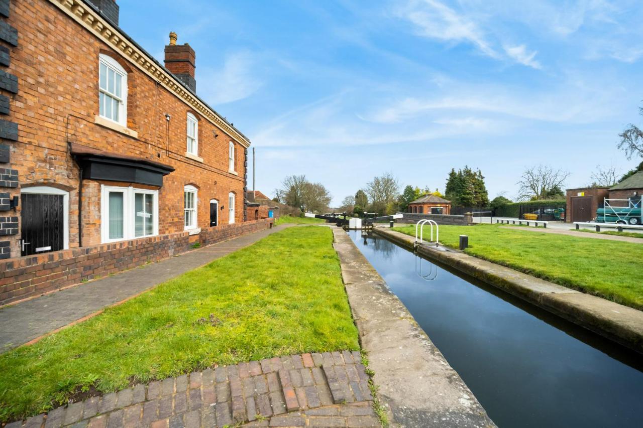 Beautiful Waterside - Parking - Perry Barr - Rated Apartment
