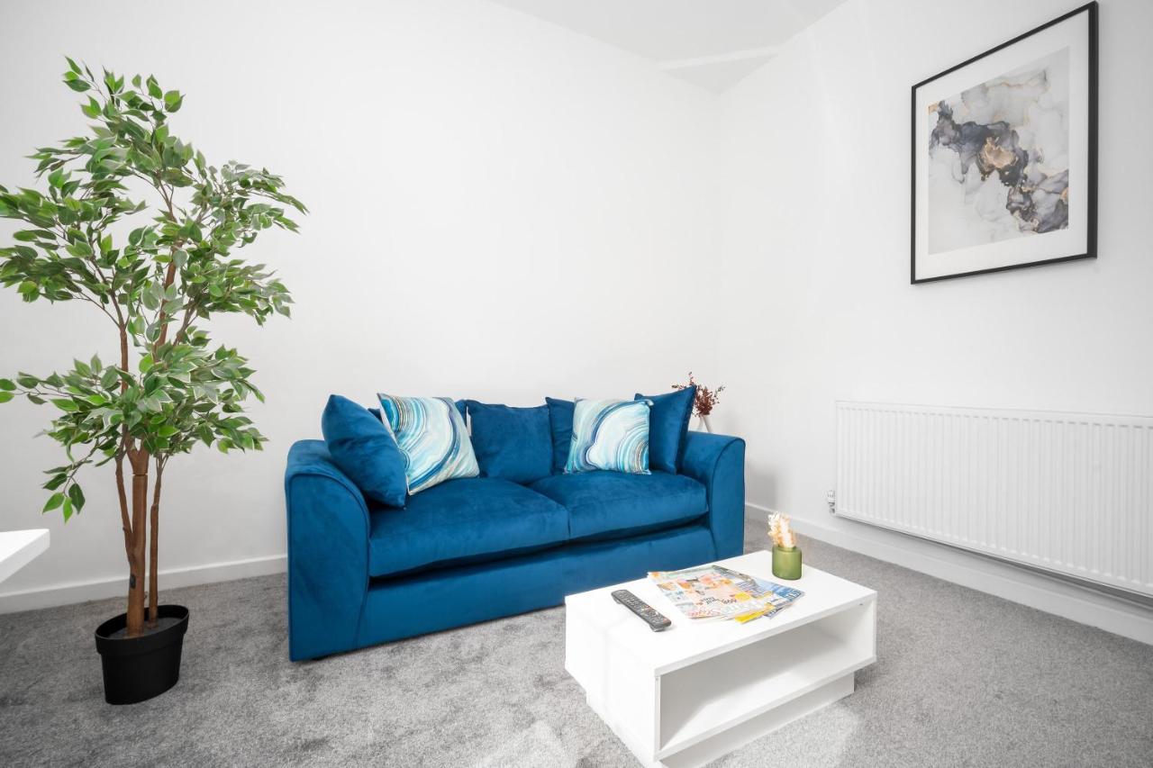 Fabulous Overlooking Canal - Parking - Perry Barr Apartment Birmingham