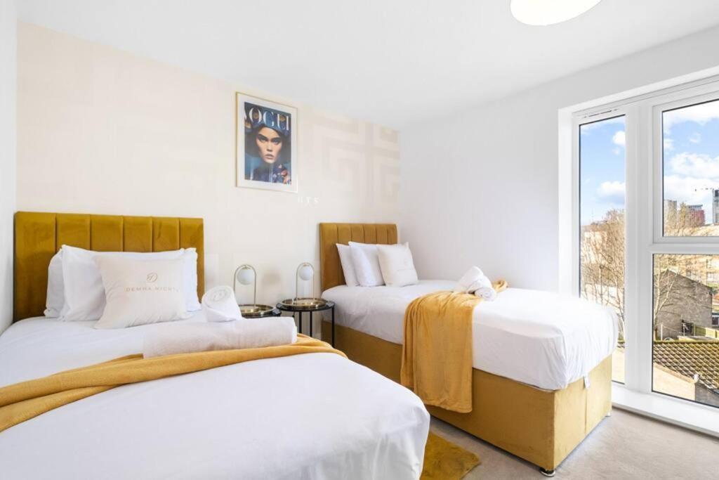 Apartment The Versace With 4 Beds And Secure Free Parking