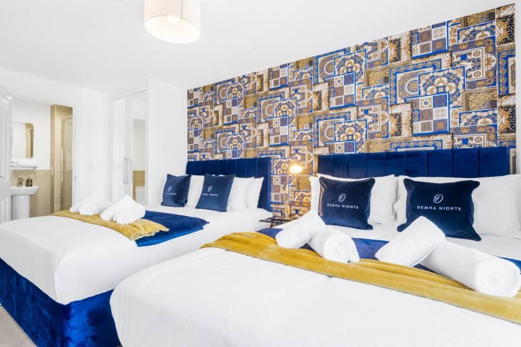 Apartment The Versace With 4 Beds And Secure Free Parking *