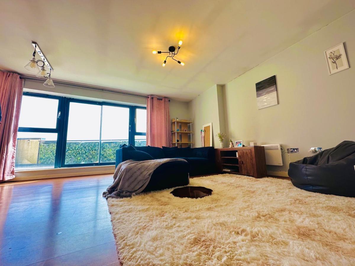 Penthouse Private - Top Rated - Great Location *