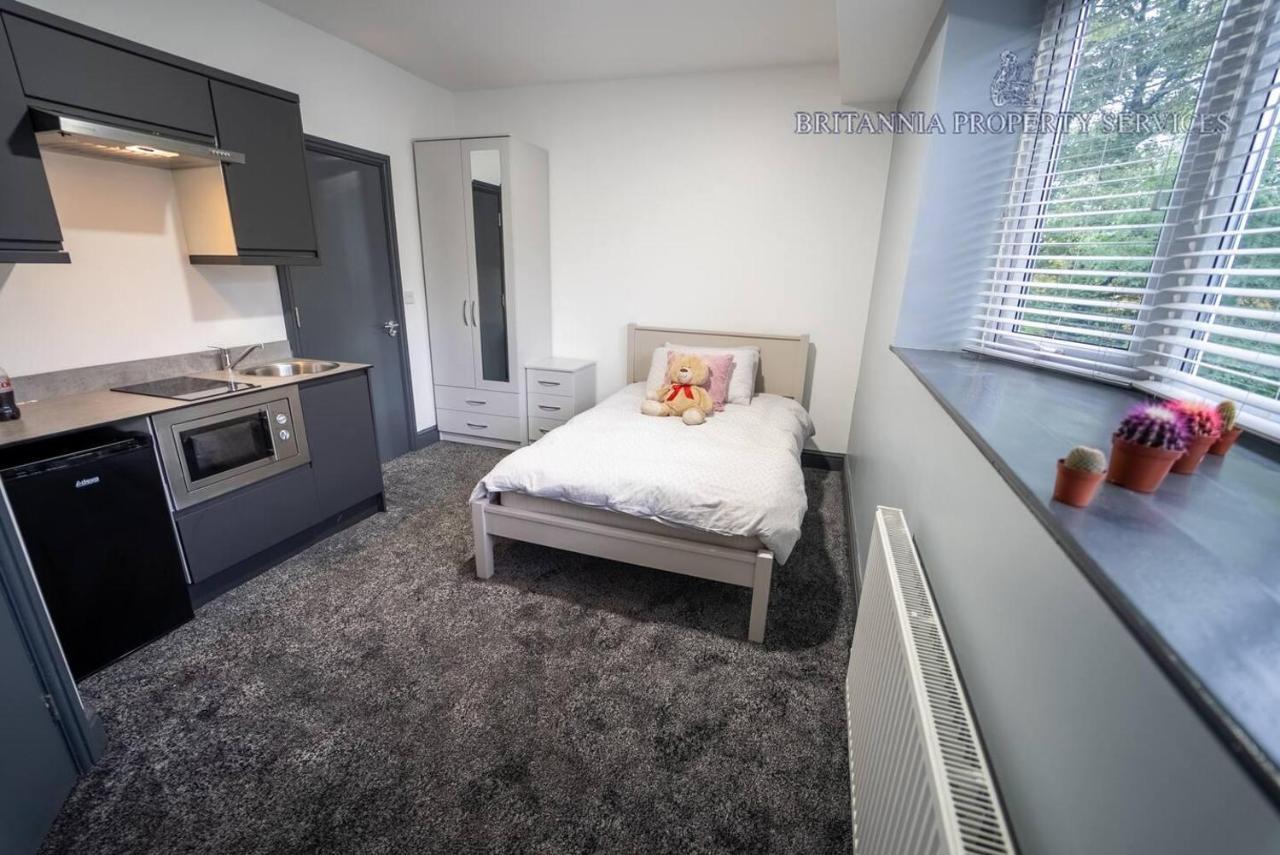 Apartment Spacious 1-bed In *