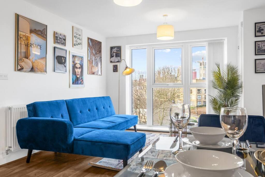 Apartment The Versace With 4 Beds And Secure Free Parking *