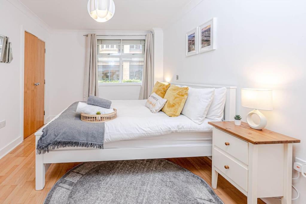 Luxury Modern 1 Bedroom In Centre *