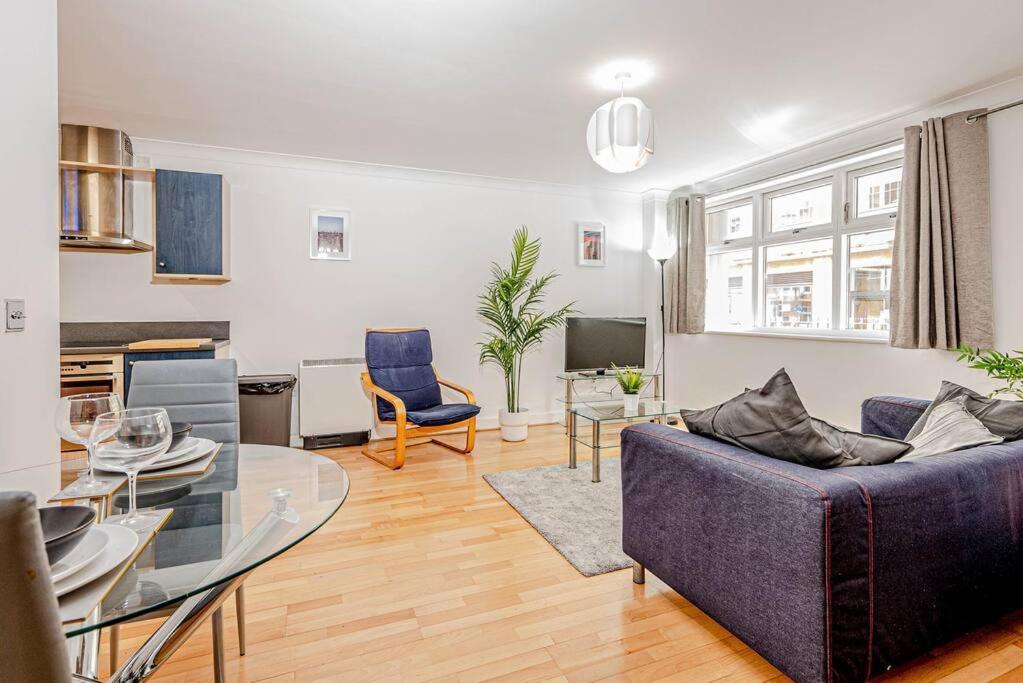 Luxury Modern 1 Bedroom In Centre *