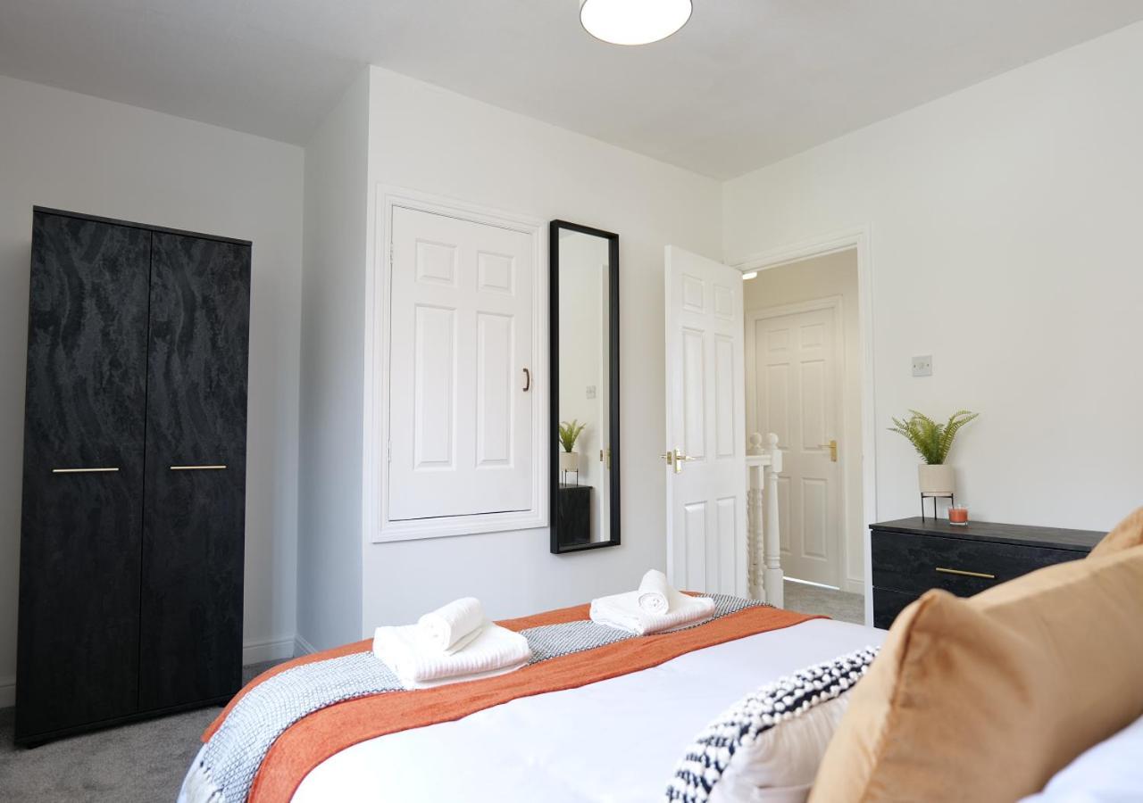 Modern Spark With Parking, Garden, Wi-fi Birmingham