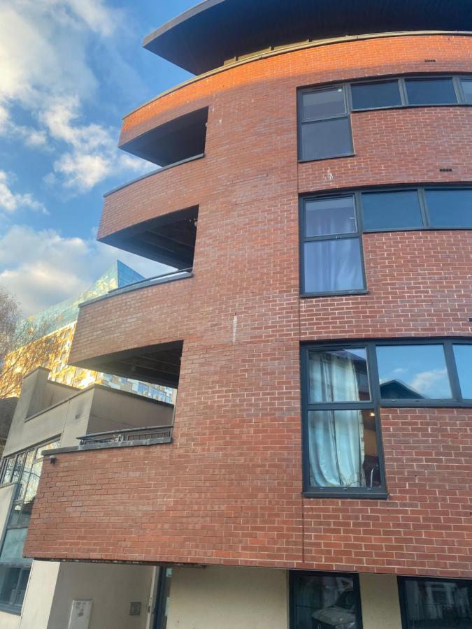 Penthouse Private - Top Rated - Great Location *