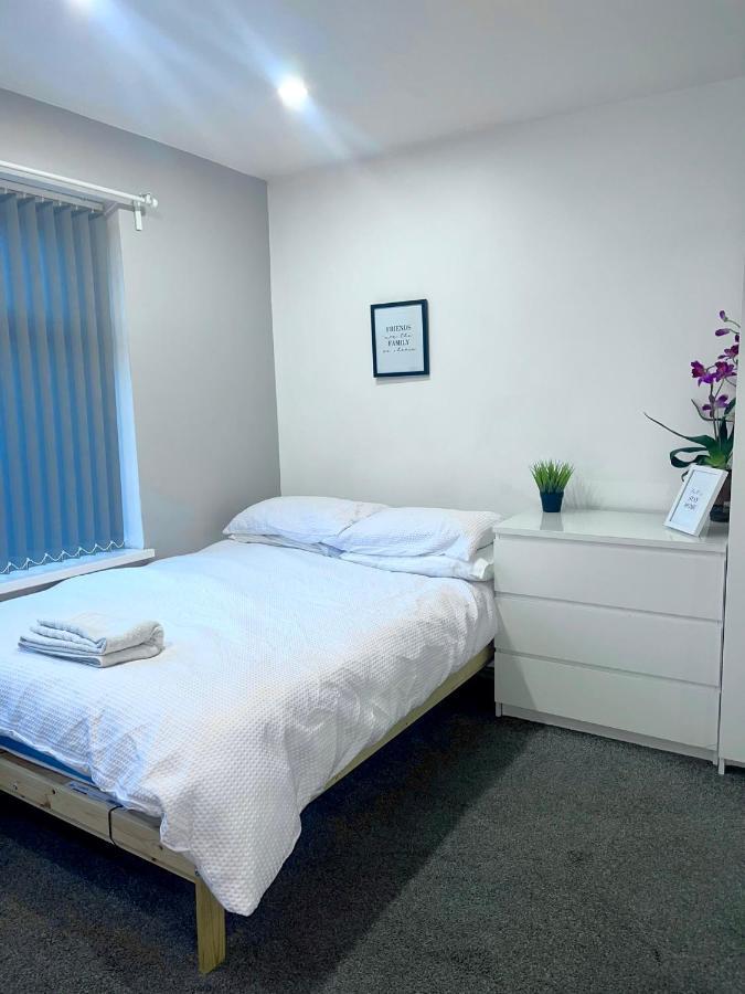 Large Self Contained Studio In Bham Centre W Parking Apartment *