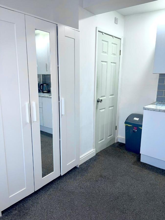 Large Self Contained Studio In Bham Centre W Parking