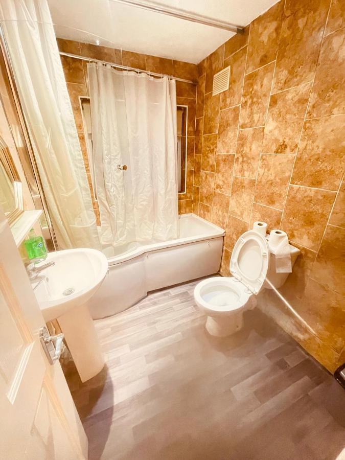 Beautiful 3 Bedroom House * Birmingham