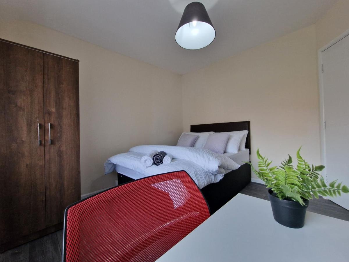 Living Serviced 6