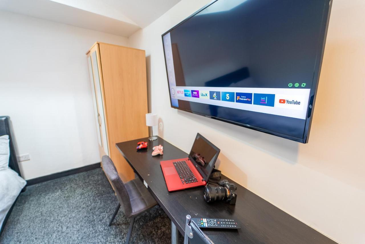 Staysa Equipped Near Qe And Uob In Close To The City!