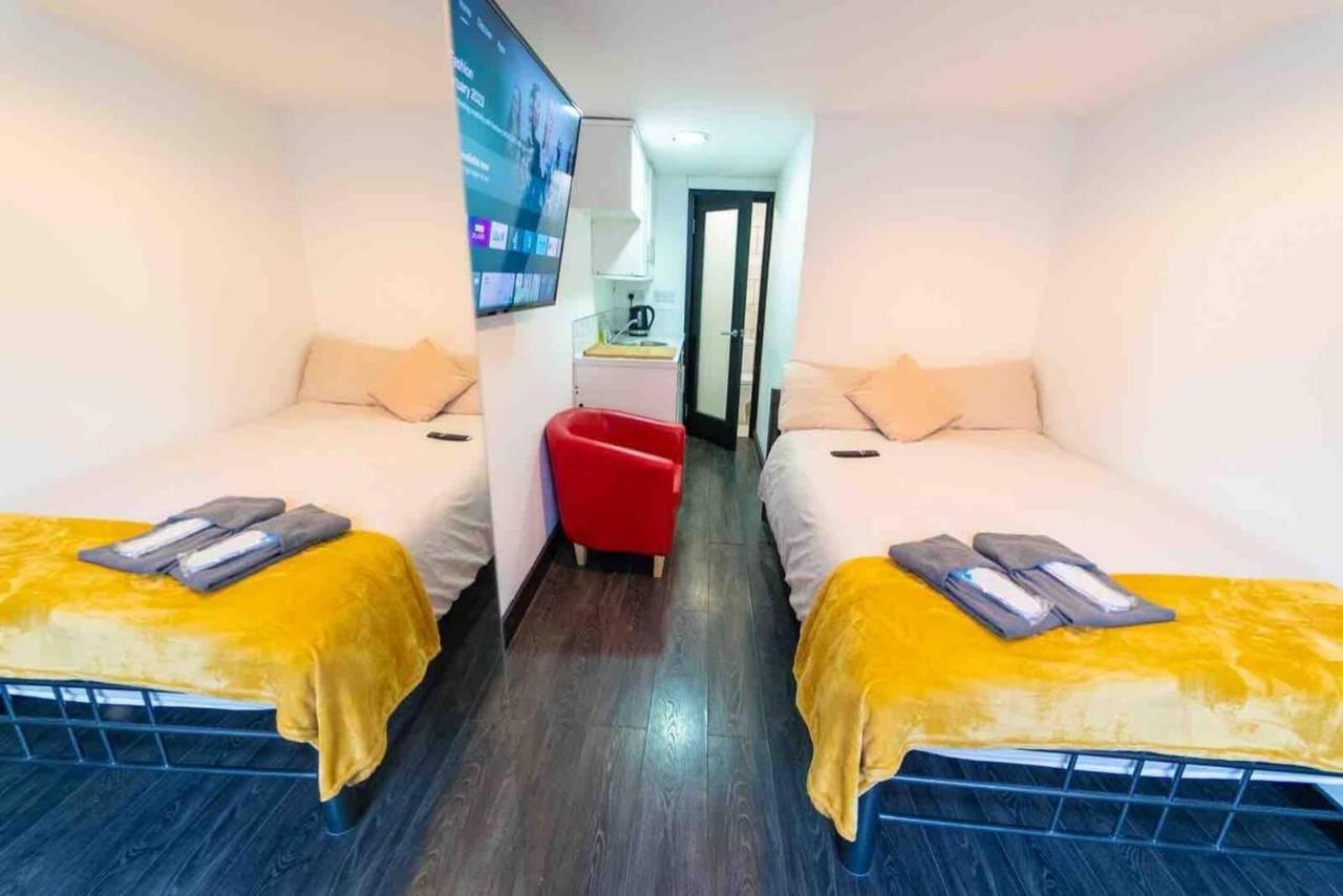 Cosy Close To The * Birmingham