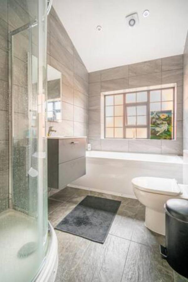 Homestay Beautiful En-suite With Bath Tub To Let In The Jewelry Quarter