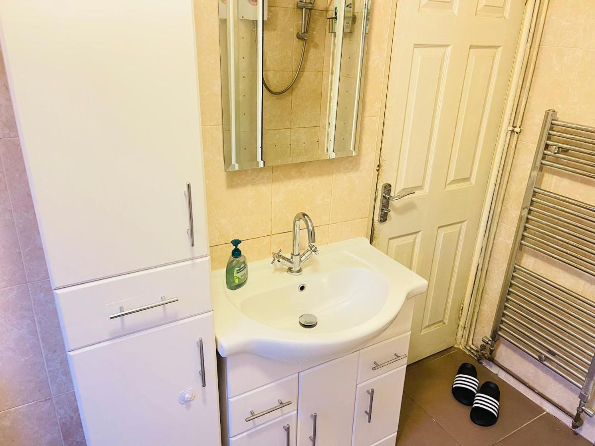 Holiday home 3 Bedroom House,close To M6-express Way To Centre *