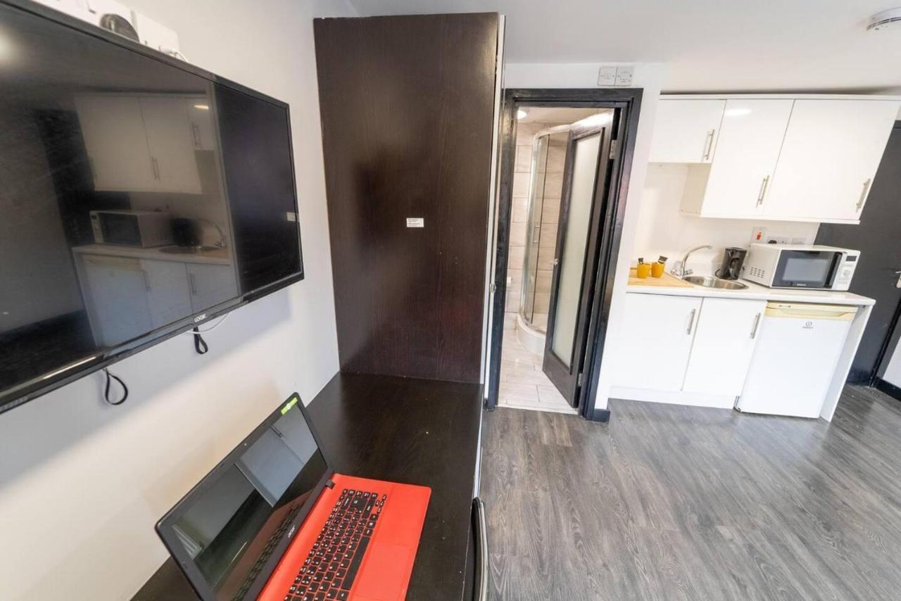 Modern Next To Of Apartment