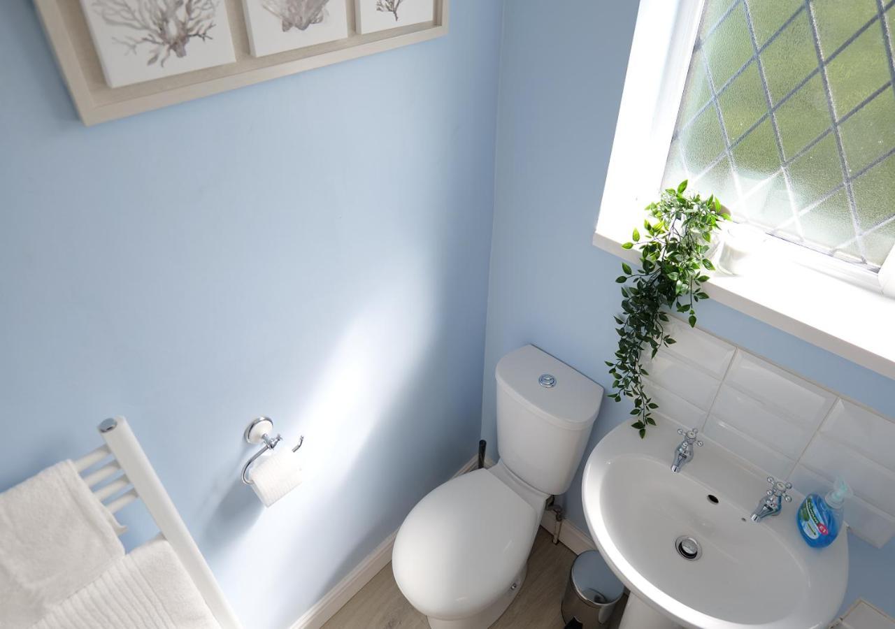 Modern Spark With Parking, Garden, Wi-fi Holiday home Birmingham