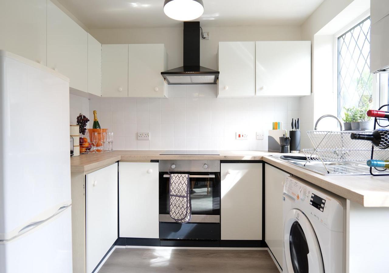 Modern Spark With Parking, Garden, Wi-fi * Birmingham