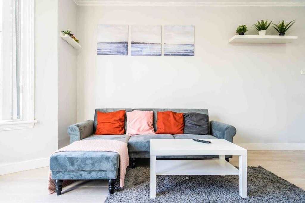 Apartment Beautiful Flat With Free Parking *