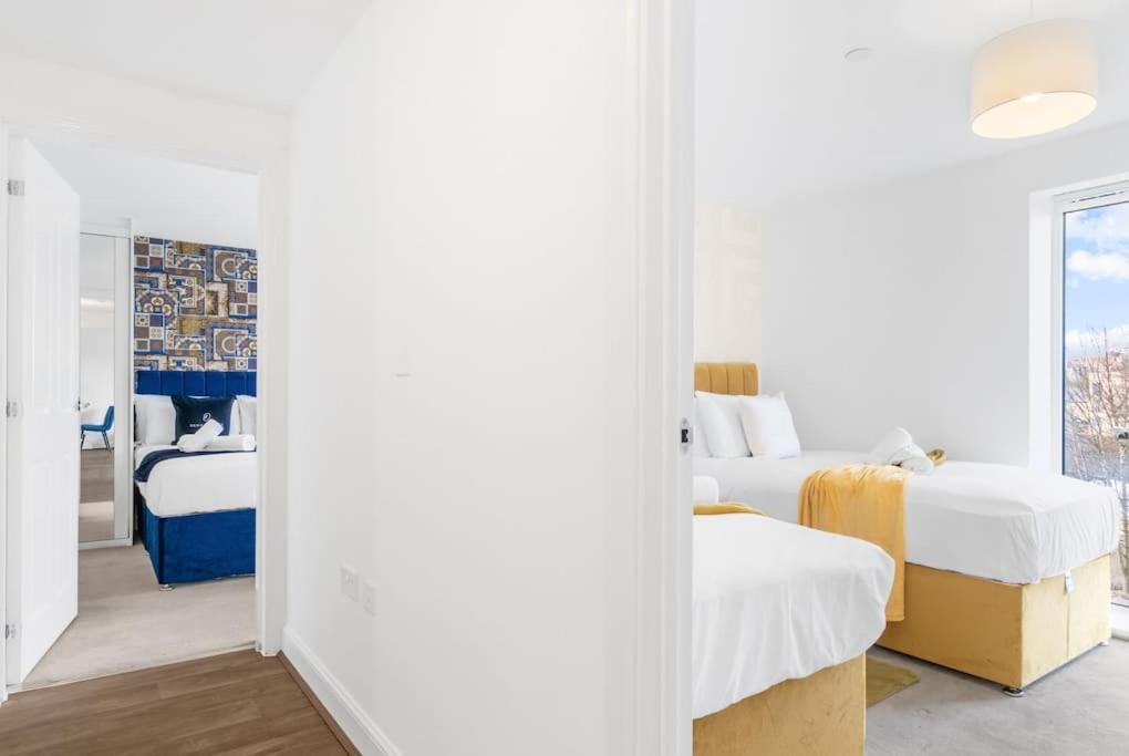 Apartment The Versace With 4 Beds And Secure Free Parking *