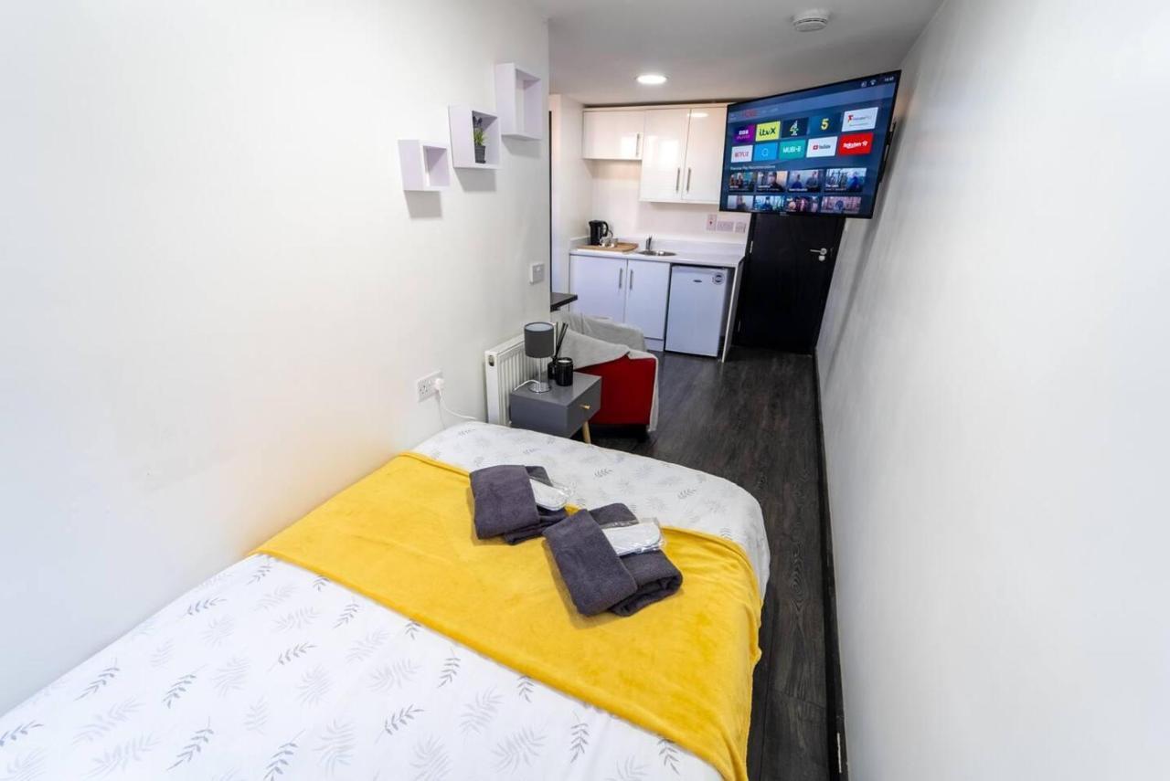 Modern Cosy Available Apartment *