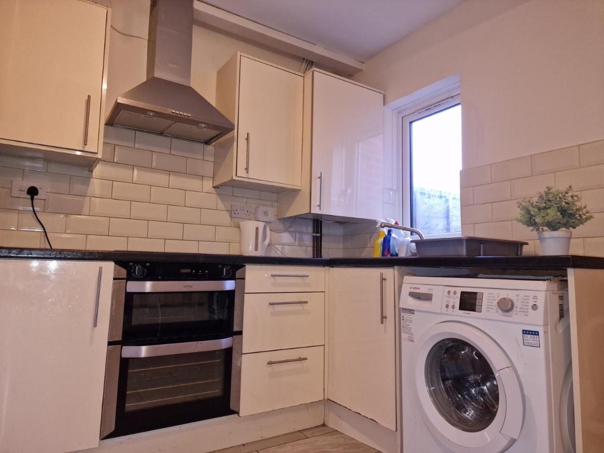 Living Serviced 6 Homestay Birmingham