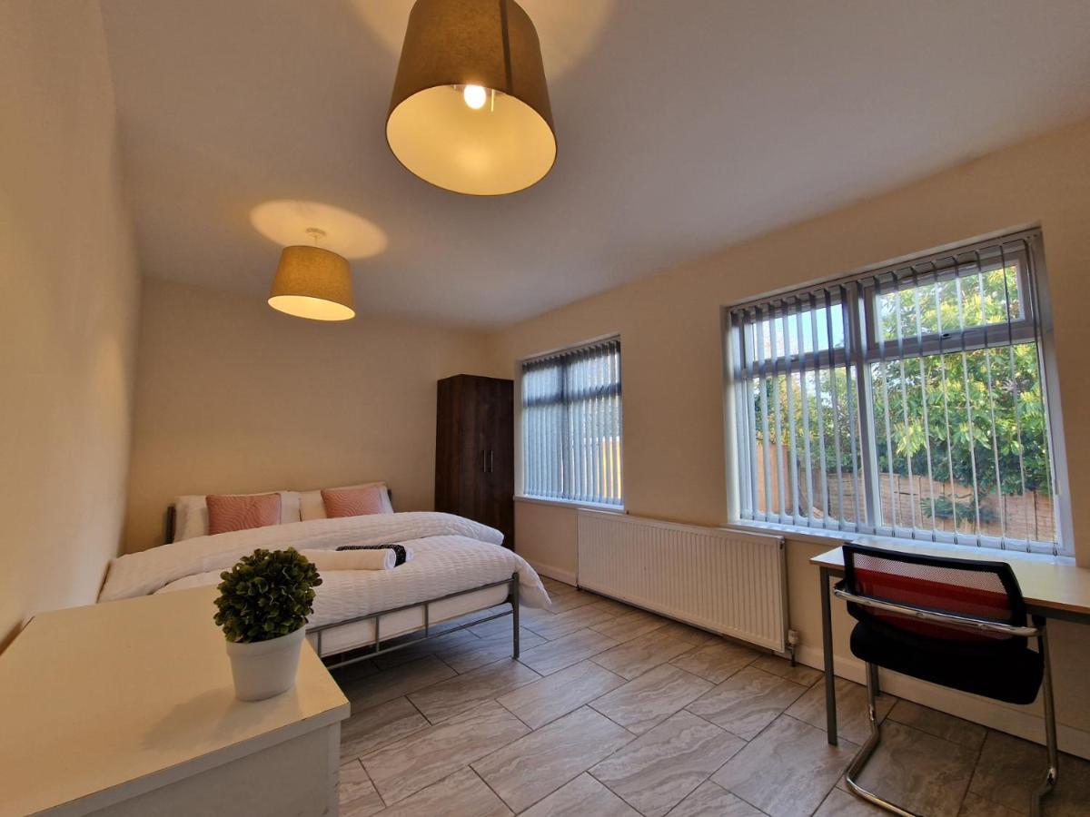 Living Serviced 6 Homestay Birmingham