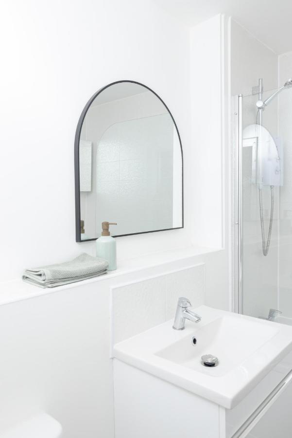 Luxury Apartment, Birmingham-parking Birmingham