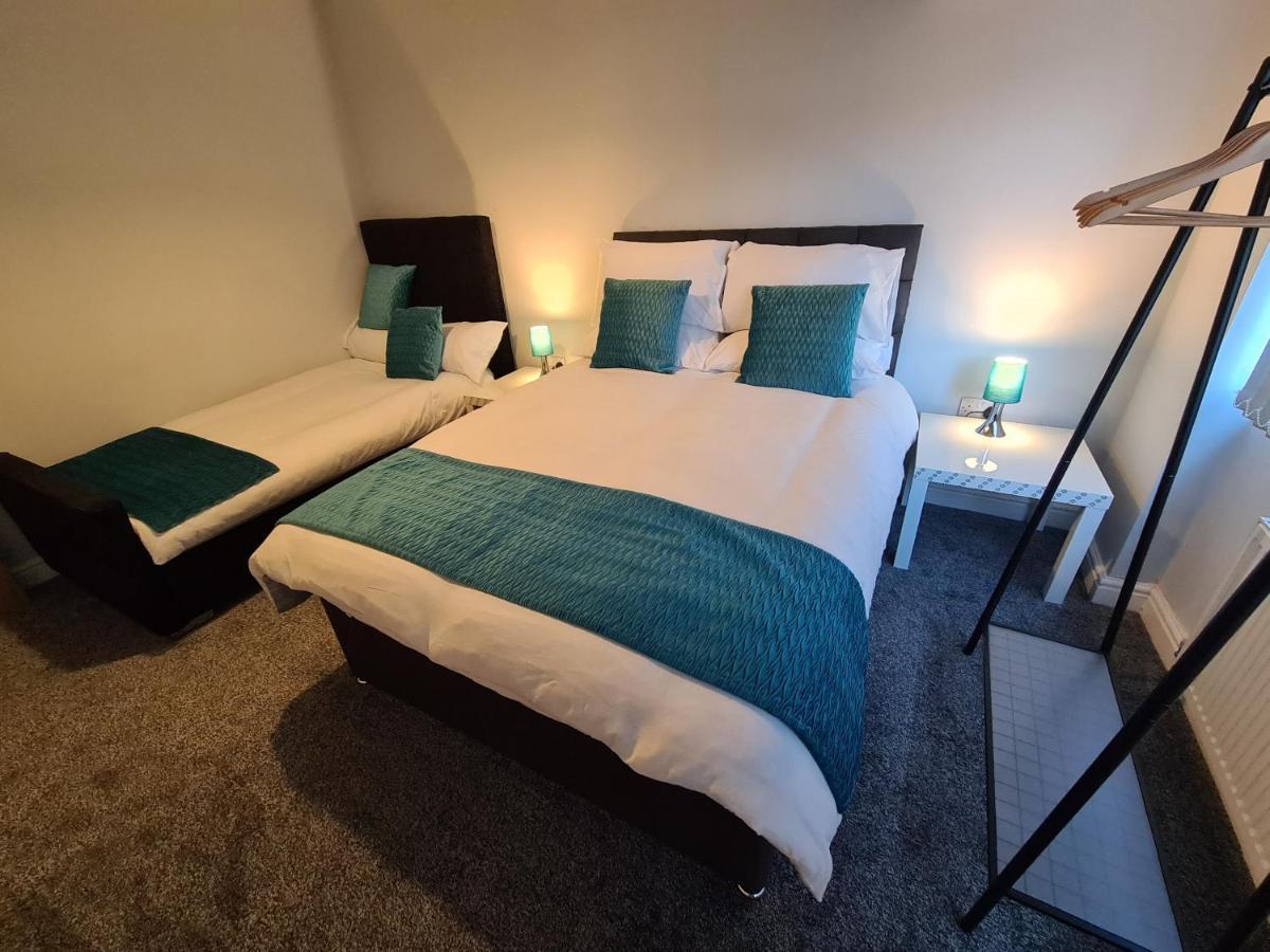 Whole House - 4 Bedrooms - Parking - Sleeps 8 Birmingham