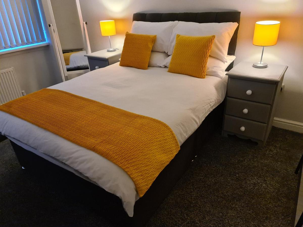 Whole House - 4 Bedrooms - Parking - Sleeps 8 Birmingham
