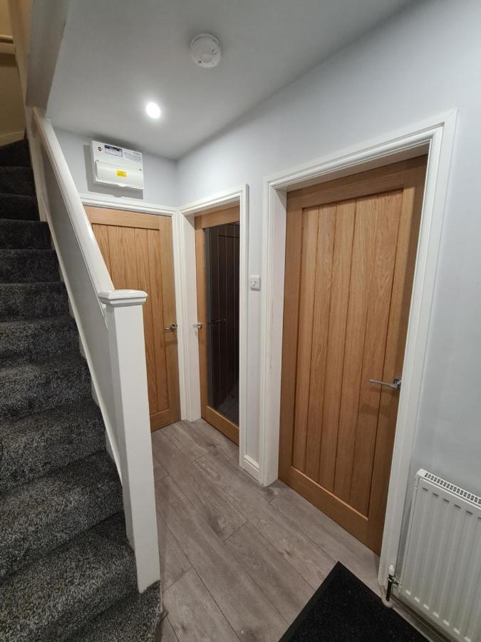 Holiday home Whole House - 4 Bedrooms - Parking - Sleeps 8 Birmingham