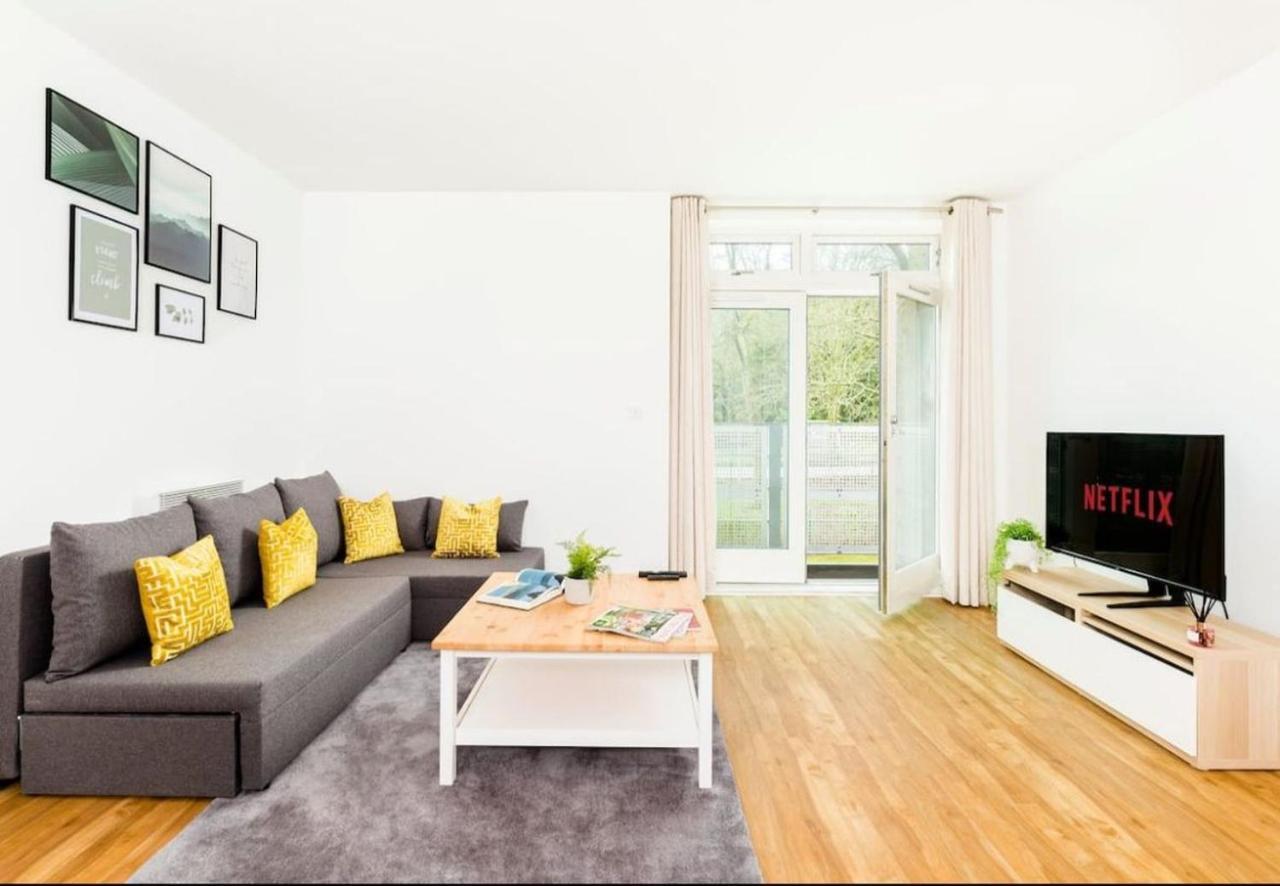 Apartment Kinara Properties - Luxury 2 Bed Apartment, Local To Uob, Qe, Royal Orthopaedic Hospital, 10 Mins From Centre, Free Parking