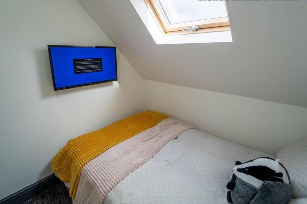 Stunning 1-bed In Apartment *